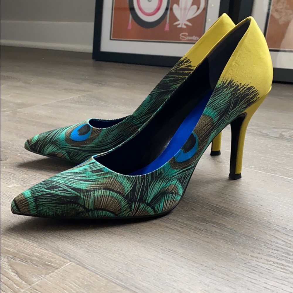 Vintage Nine West Peacock Designed Pump